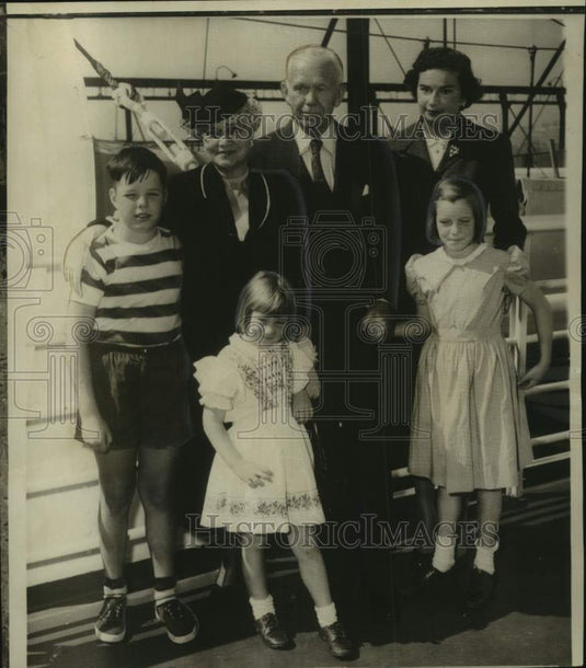 1952 Press Photo General & Mrs. George C. Marshall, Friend, Grandchildren