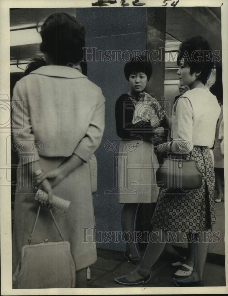 1963 Press Photo Tokyo Teenagers in Usual Dress - Western Style - nox33599