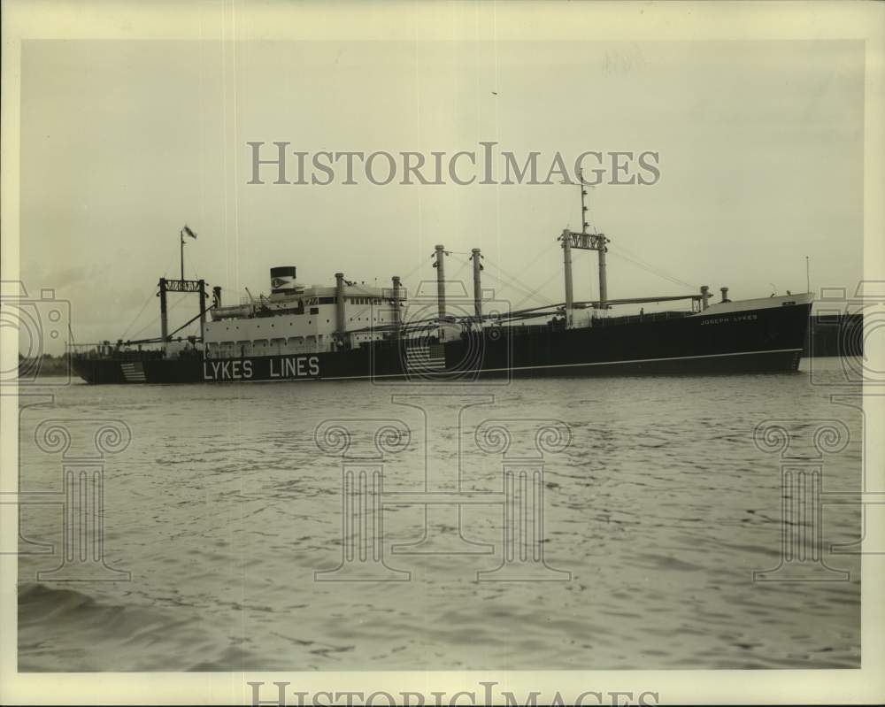 1940 Press Photo Joseph Lyker of Lyker Brothers Company Inc. - nox33657