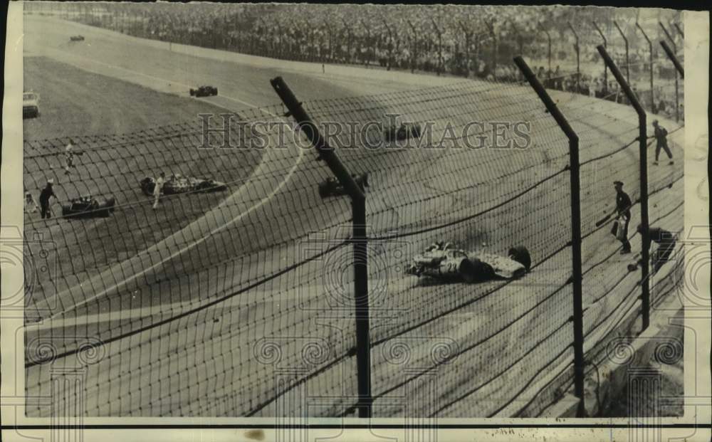 1979 Press Photo Cars Disabled after Hitting Wall at Indianapolis 500 Car Race