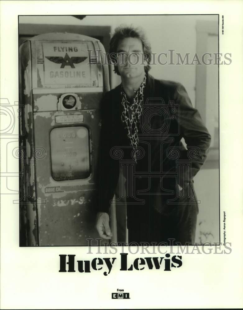1992 Press Photo Musician Huey Lewis of Band Huey Lewis and the News - nox33764