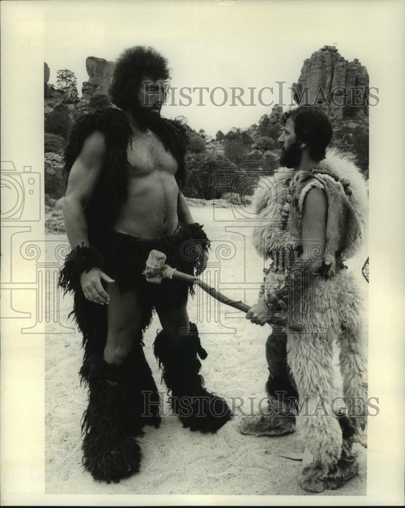 Press Photo Actors John Matsuzak, RIngo Starr in &quot;Caveman&quot; - nox33814- Historic Images