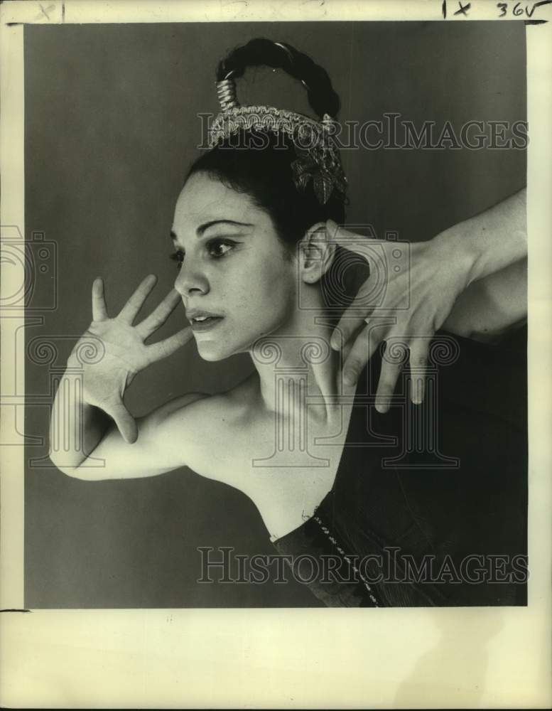 1977 Press Photo Jose Limon Dance Company Dancer Carla Maxwell as &quot;Cassandra&quot;