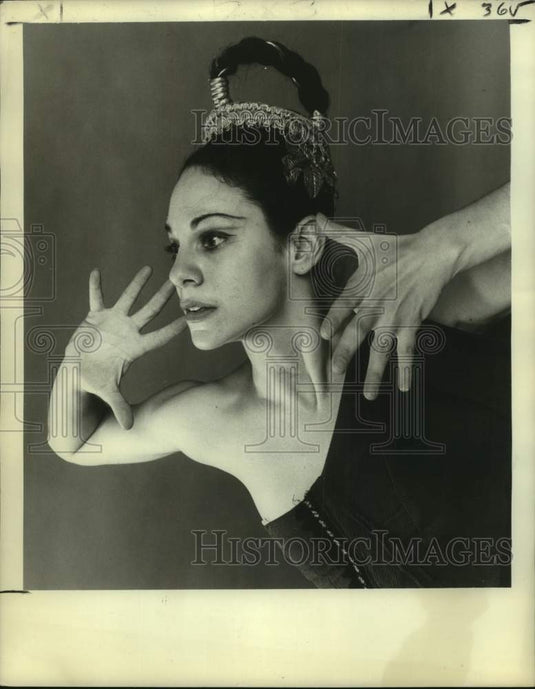 1977 Press Photo Jose Limon Dance Company Dancer Carla Maxwell as "Cassandra"