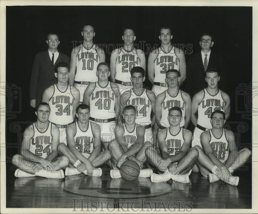 1958 Press Photo The 1958-59 Loyola Wolves basketball team photo - nox34031