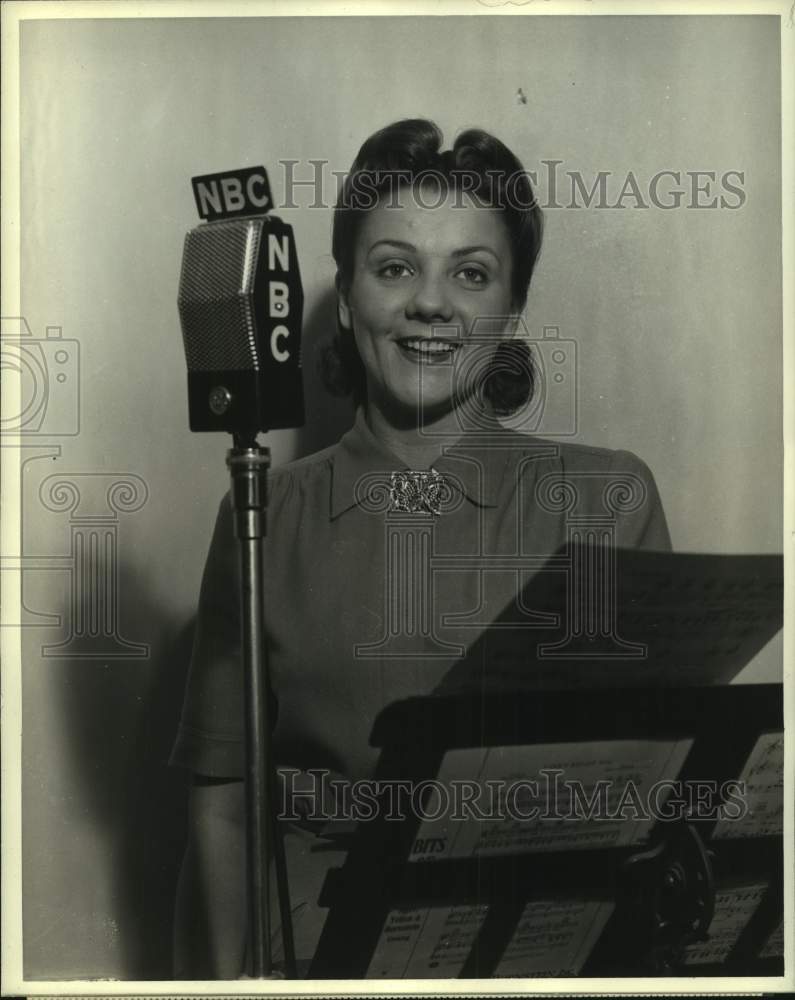 Press Photo Singer Marion Mann Sings on Radio Program - nox34093- Historic Images