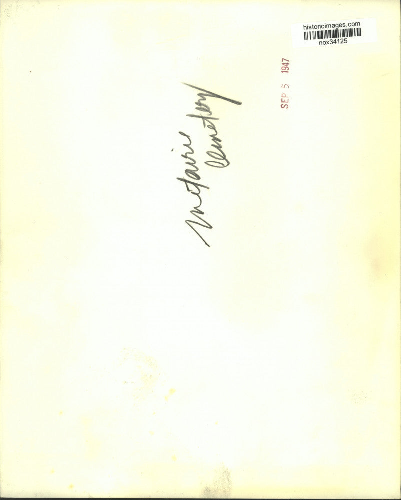 1947 Press Photo Moriarty monument seen through an archway at Metairie cemetery