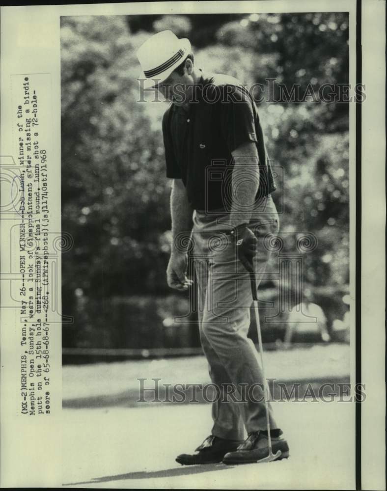 Load image into Gallery viewer, 1968 Press Photo Memphis Open Sunday golf winner Bob Lunn misses a birdie shot
