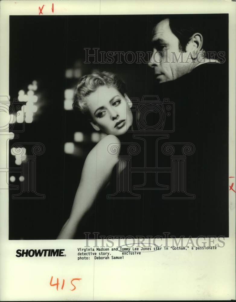 1988 Press Photo Actors Virginia Madsen, Tommy Lee Jones in "Gotham" - nox34299