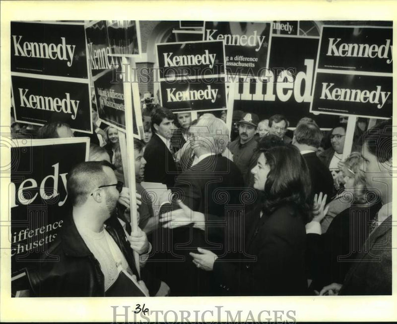 Load image into Gallery viewer, 1994 Press Photo Wife of Senator Ted Kennedy on Campaigns with Him in Boston
