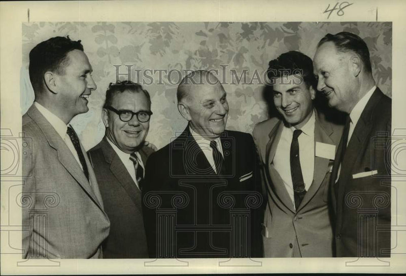 Load image into Gallery viewer, 1958 Press Photo Stauffer officials at regional sales meeting at the Roosevelt.
