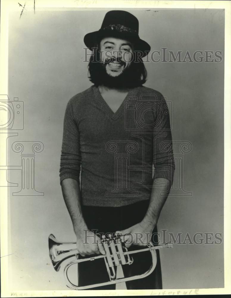 Load image into Gallery viewer, 1980 Press Photo Jazz Musician Chuck Mangione - nox35003
