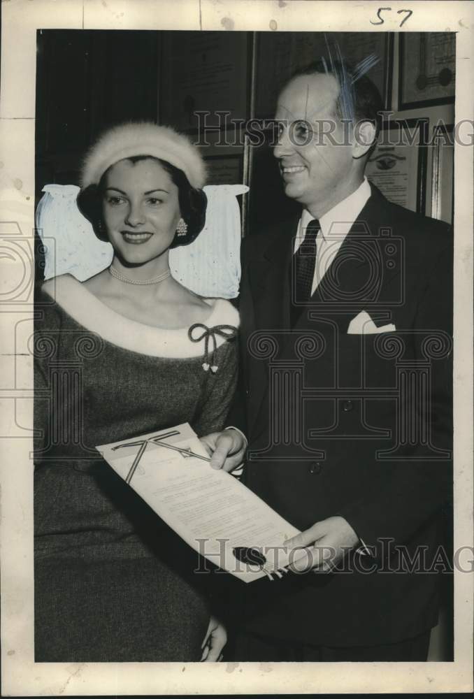 1953 Press Photo Oil Progress Week Queen Lee Martino, New Orleans Mayor Morrison