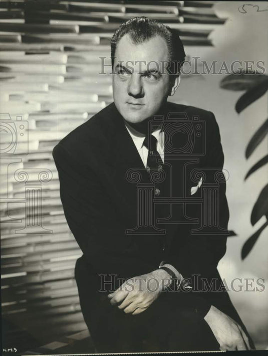 1954 Press Photo Actor Karl Malden of "Phantom of the Rue Morgue" - nox35181