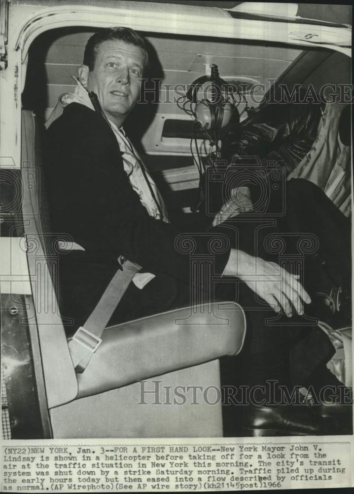 1966 Press Photo Mayor Lindsay in helicopter before looking at traffic situation- Historic Images