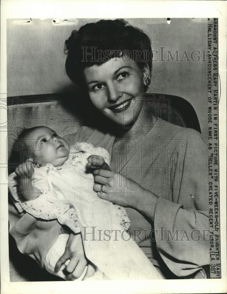 1941 Press Photo Actress Mary Martin, Daughter at 5 Weeks - nox35453