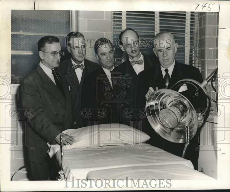 Load image into Gallery viewer, 1951 Press Photo Special ceremonies opened new Hospital of the Methodist Home.
