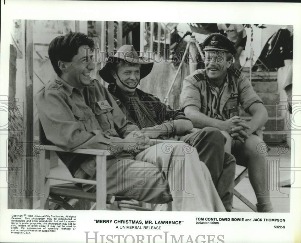 1983 Press Photo "Merry Christmas, Mr. Lawrence" Actors Relax between Takes