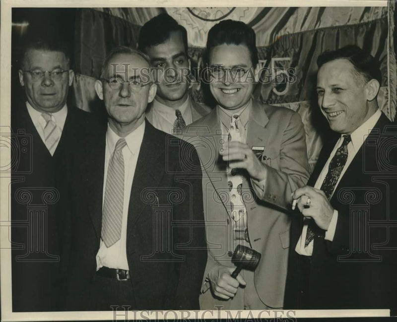 Load image into Gallery viewer, 1937 Press Photo CIO leaders at the United Auto Workers of America convention.

