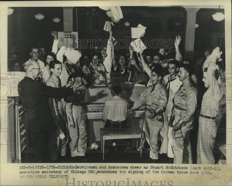 Load image into Gallery viewer, 1953 Press Photo Chicago-Stuart McCutcheon announces signing of Korean truce.
