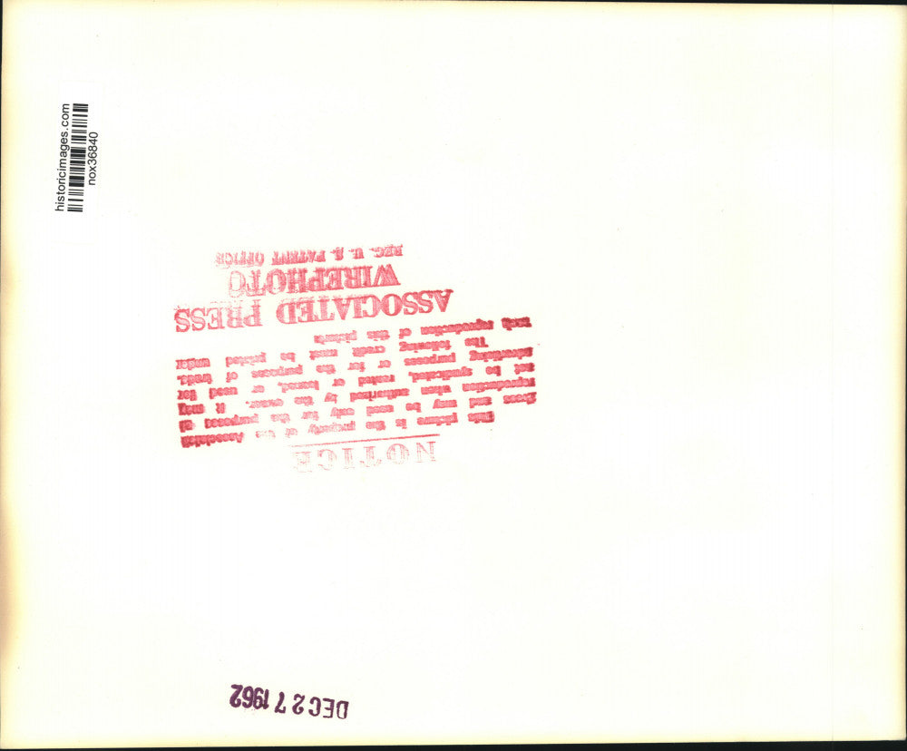 1962 Press Photo New York lawyer James Donovan greeted by Manuel Arca in Florida