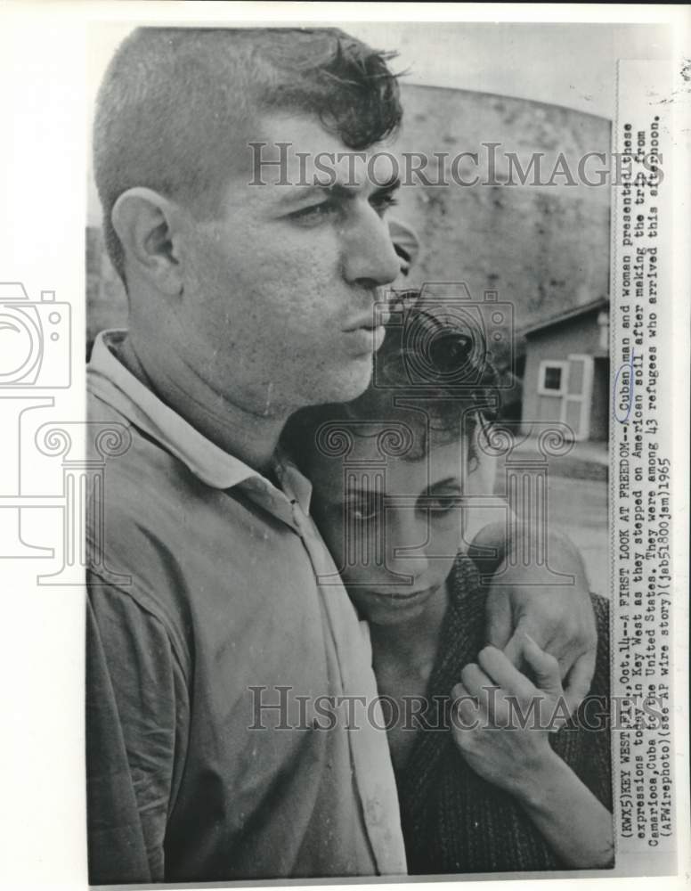 1965 Press Photo Cuban Refugee Couple Arrive in Key West - nox37472