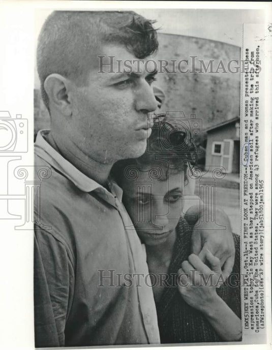 1965 Press Photo Cuban Refugee Couple Arrive in Key West - nox37472