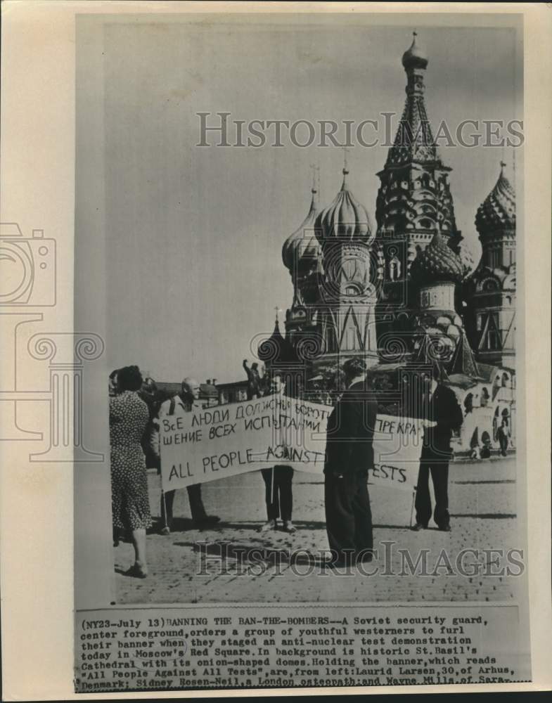 1962 Press Photo Westerners staged an anti-nuclear demonstration in Red Square.- Historic Images