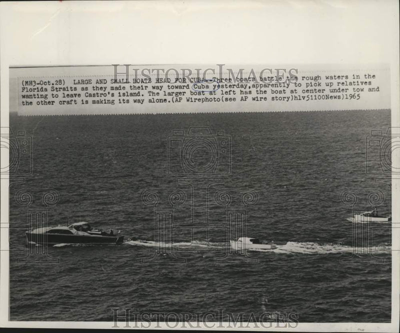 Load image into Gallery viewer, 1965 Press Photo Three boats on their way to Cuba to pick up relatives.
