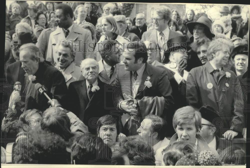1976 Press Photo Political Spectators Attend New York&#39;s St. Patrick&#39;s Day Parade