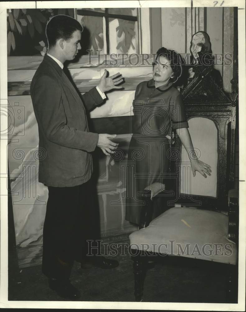 1957 Press Photo Actors Robert Dennie, Ann Meric in &quot;The Moustrap,&quot; New Orleans