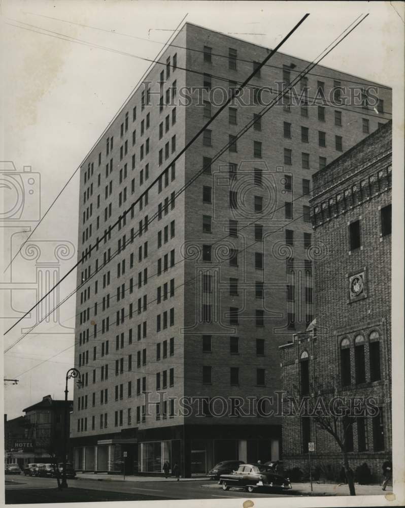 1952 Press Photo A fourteen-story tall building in New Orleans, Louisiana