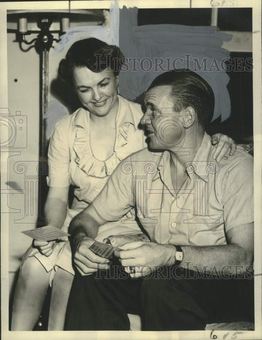 1945 Press Photo Prisoner of War Dr. Dana Wilson Nance, Wife, New Orleans