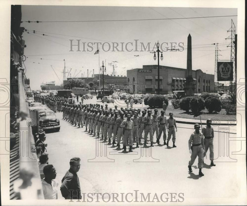Load image into Gallery viewer, 1955 Press Photo Pan-American Day Parade, New Orleans - nox39750

