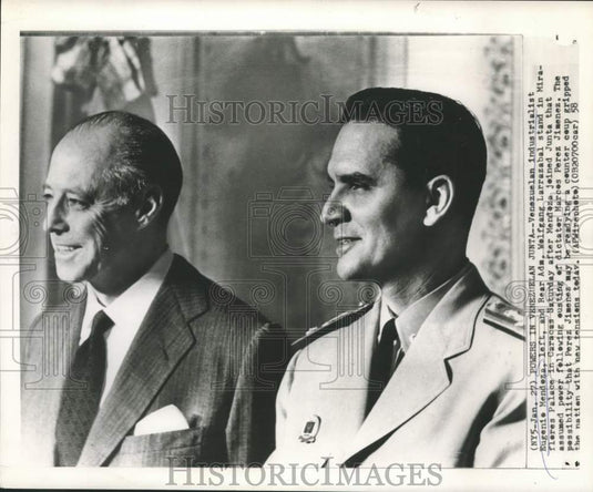 1958 Press Photo Eugenie Mendoza & Rear Adm.Wolfgang Larrazabal stand in Caracas