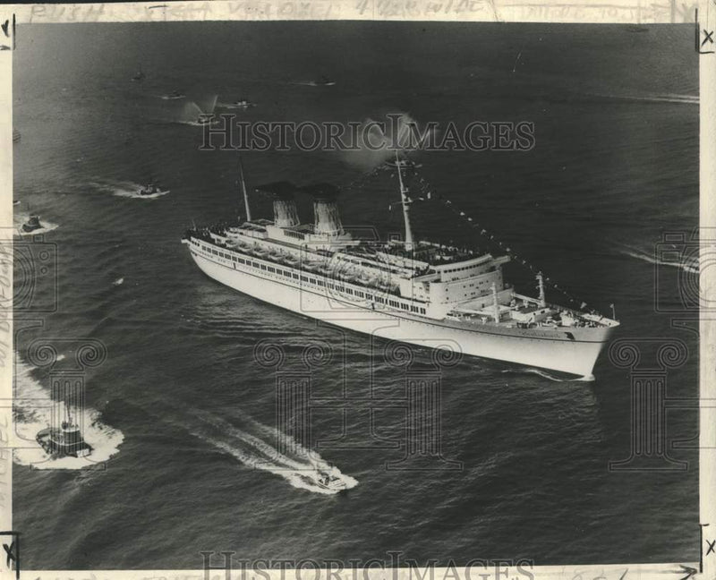 Load image into Gallery viewer, 1965 Press Photo Italian Superliner Michelangelo. - nox39769
