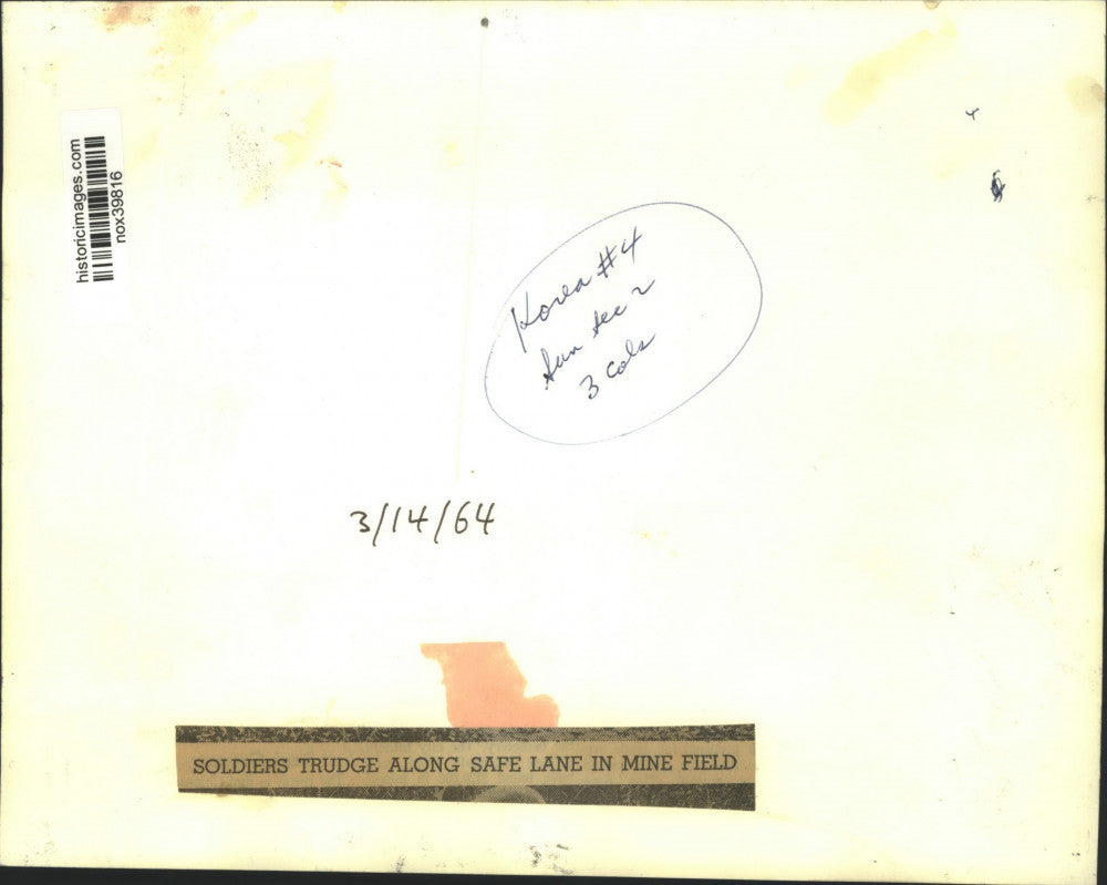 1964 Press Photo Soldiers on Safe Lane in Korean Mine Field - nox39816