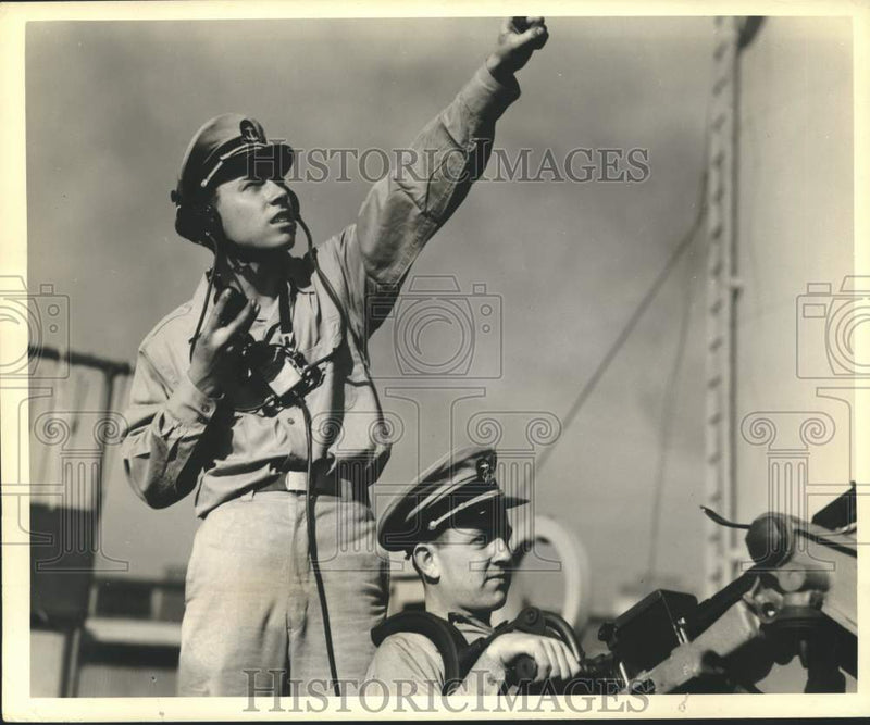 Load image into Gallery viewer, 1946 Press Photo Cadet-Midshipmen Practice Relaying Battle Orders, New Orleans
