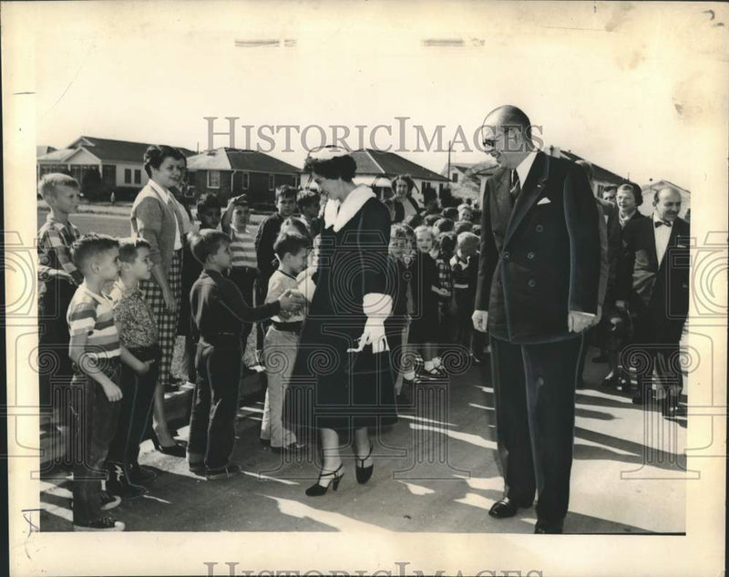 Load image into Gallery viewer, 1964 Press Photo Greece's King Paul, Queen Frederika Greet Youngsters on Tour
