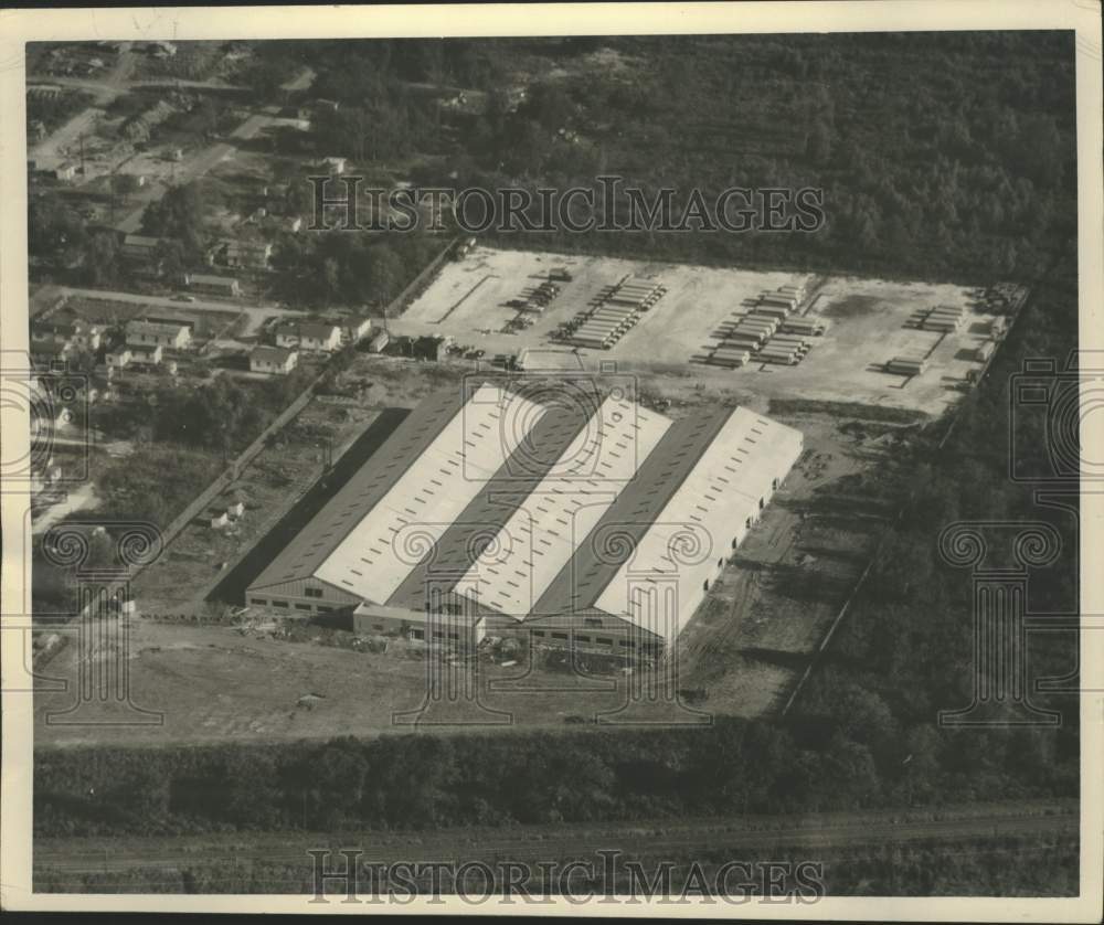 1958 Press Photo Aerial view of the new Services Building in Orleans Parish.
