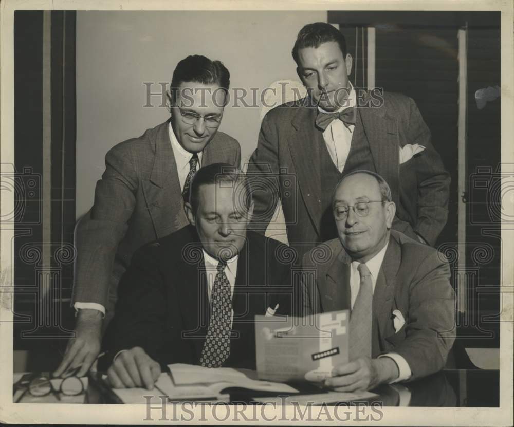 1950 Press Photo New Orleans Advertising Week Chairmen Make Final Plans