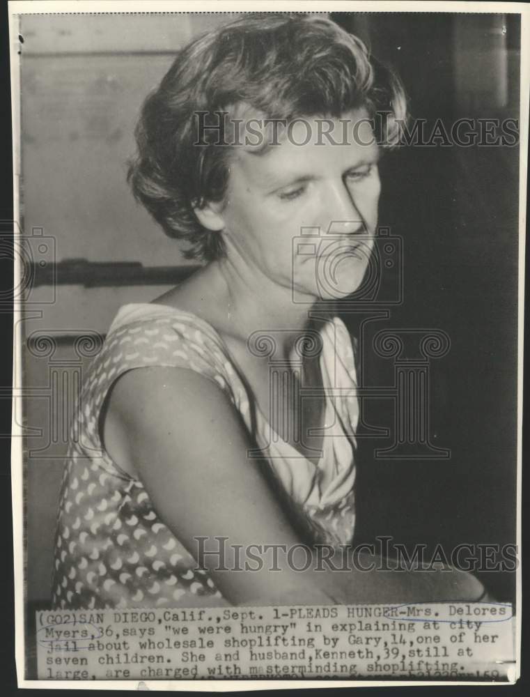 Load image into Gallery viewer, 1959 Press Photo Dolores Myers Charged with Masterminding Shoplifting, San Diego

