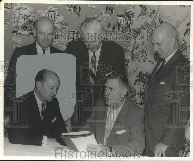 Load image into Gallery viewer, 1958 Press Photo Esso Standard Oil Meeting Participants - nox40171
