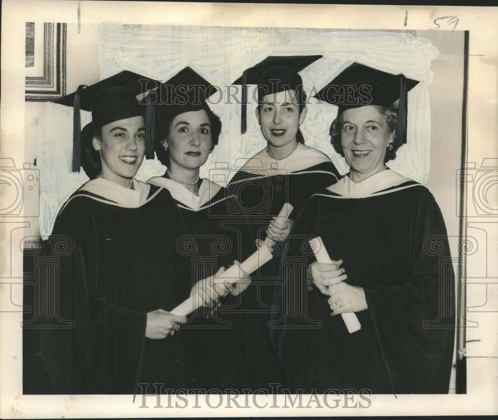 1951 Press Photo St. Mary&#39;s Dominican College Graduates, Alumnae, New Orleans