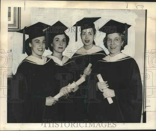 1951 Press Photo St. Mary's Dominican College Graduates, Alumnae, New Orleans