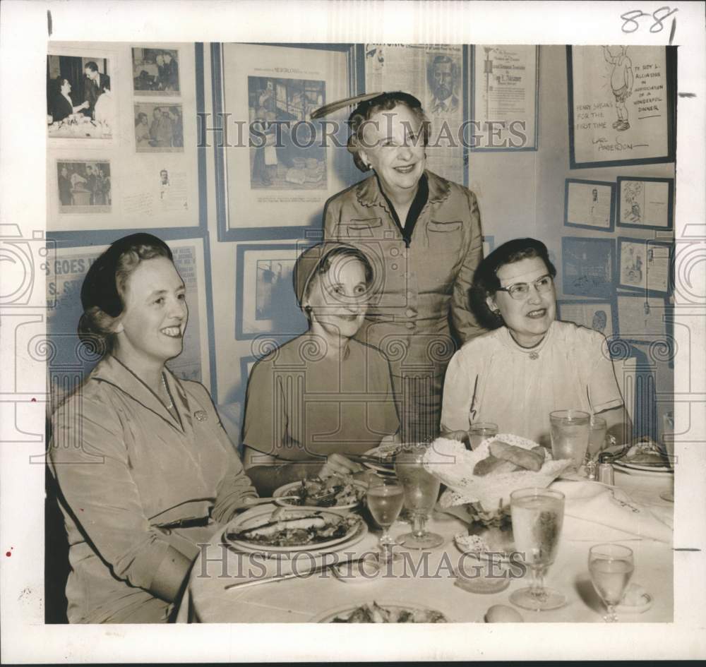 1955 Press Photo Mmes J.C. Gridley/John W. Newton/Richard Sanders/Winthrop Leach