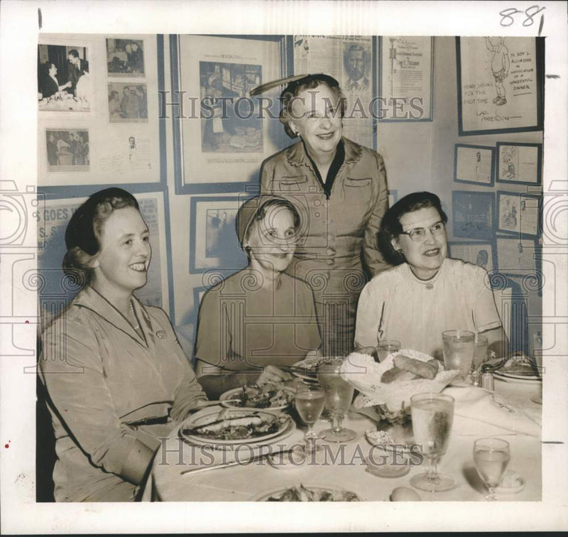 Load image into Gallery viewer, 1955 Press Photo Mmes J.C. Gridley/John W. Newton/Richard Sanders/Winthrop Leach
