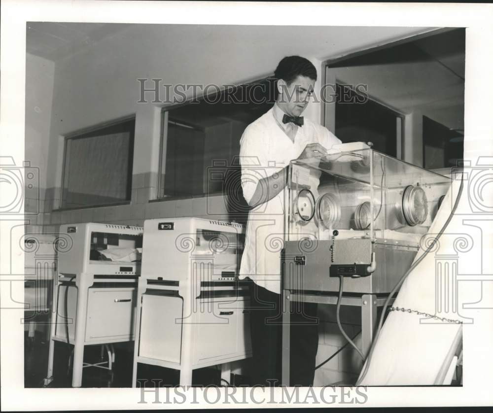 1955 Press Photo Dr. William T. Newsom - nox40308- Historic Images