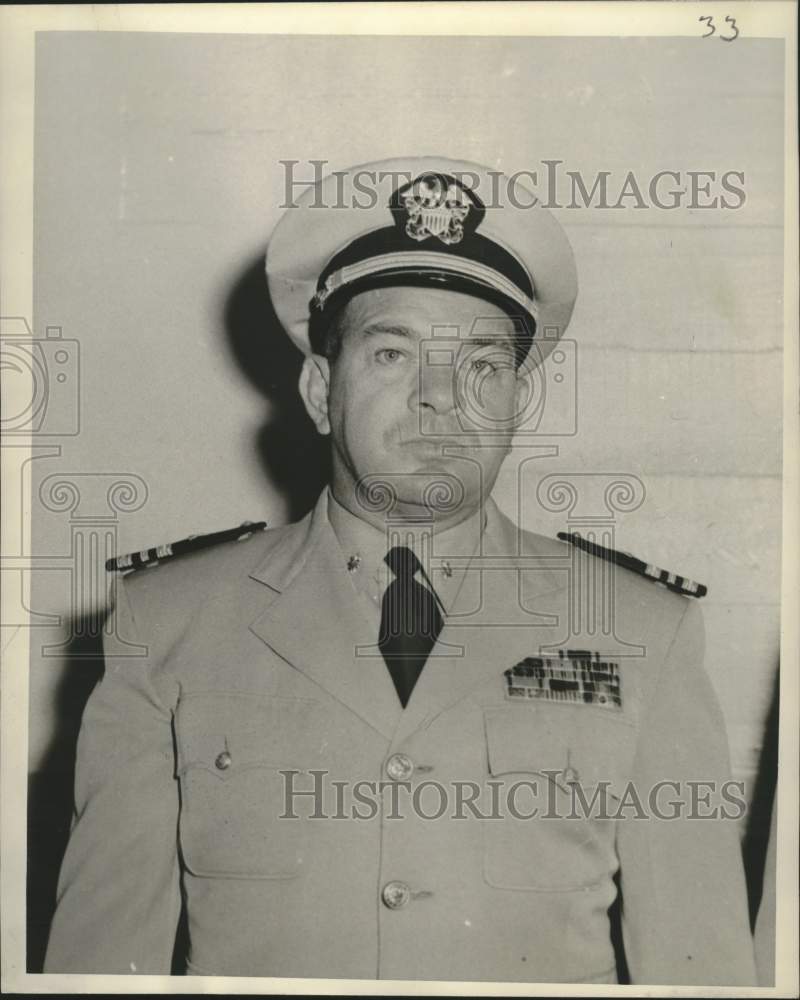 1957 Press Photo Lieutenant Commander Gordon E. Steger, U.S. Navy, New Orleans