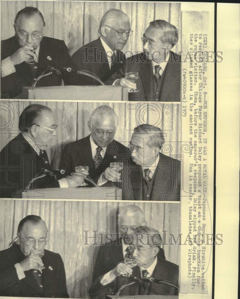 1975 Press Photo Mayor Daley toasts Japan&#39;s Emperor Hirohito in Chicago